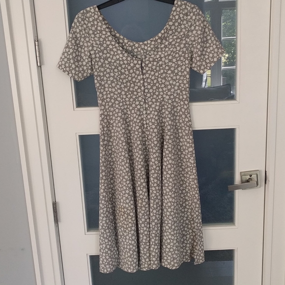 👠👠👠Beautiful Floral dress by Masquerade 🌸🌸 - Picture 4 of 9